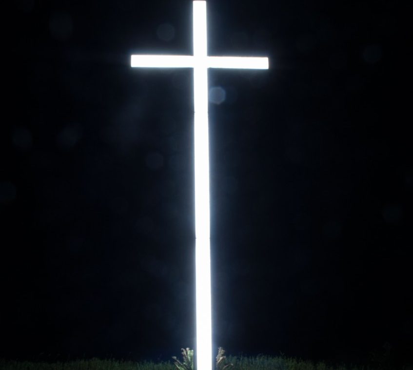 croix lumineuse située à Duhamel-Ouest au Témiscamingue